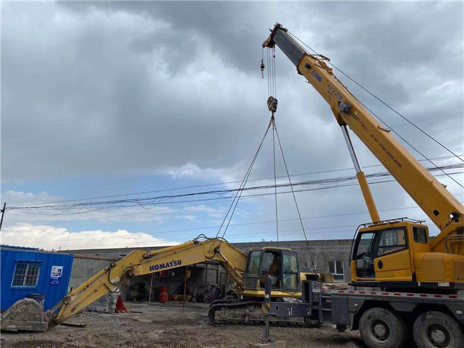 广南县25吨吊车的工作半径是多少？